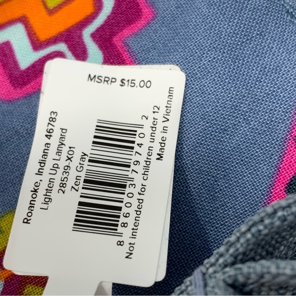 NWT Vera Bradley Face Mask on a Lanyard Painted Medallions Mask/Zen Gray Lanyard - Picture 7 of 11